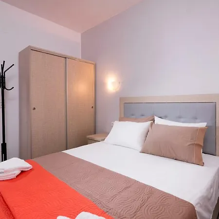 Kentrikon Iii Apartahotel 3*