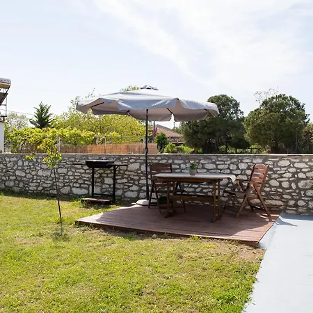 Kentrikon Iii & Mint House